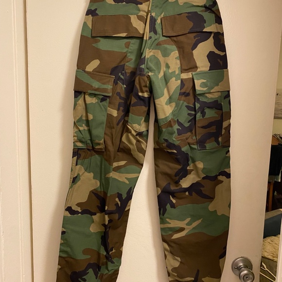 Brandy Melville John Galt Cargo Pants, OS - Picture 2 of 2